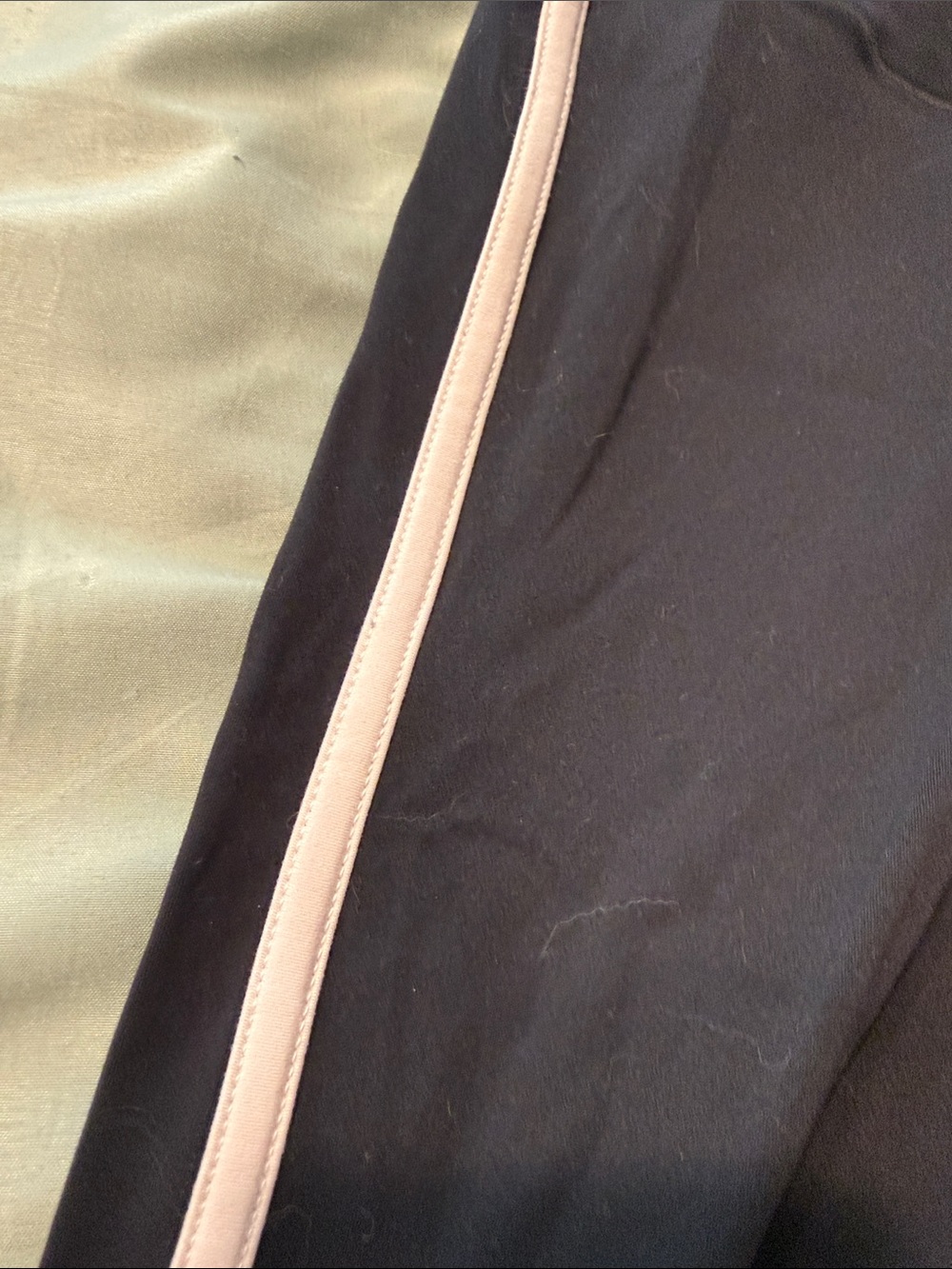 Aerie Black Leggings with Cream Side Trim - Picture 4 of 7